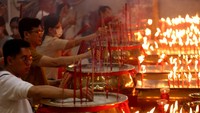 Punya Altar di Toko? Ini Hio Cendana yang Cocok buat Sembahyang Usaha
