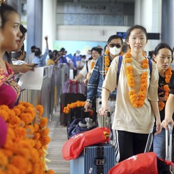 Trims China! Kunjungan Wisman RI Naik 74%