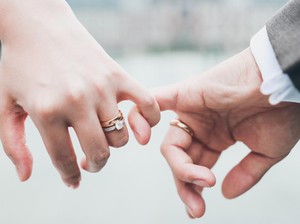 Jabar Hari Ini: Geger Pernikahan Sesama Wanita di Cianjur
