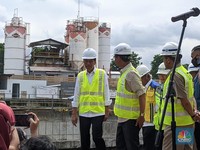 Jokowi Puji Heru Bisa Lanjutkan Proyek Sodetan Kali Ciliwung