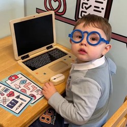 Sosok Bayi Jenius dari Inggris, Umur 2 Tahun Sudah Bisa Baca