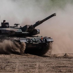 Biden Kirim Puluhan Tank Tempur ke Ukraina, Putin Terhimpit?