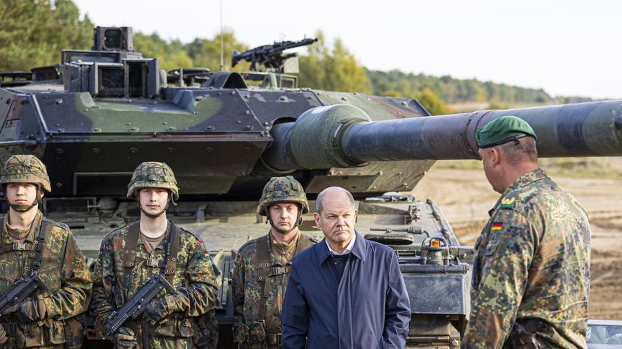 Tank Challenger 2 Inggris. (Getty Images/Finnbarr Webster)