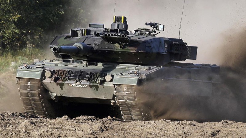 Kanselir Jerman Olaf Scholz telah setuju untuk memasok tank tempur Leopard 2 ke Ukraina. (AP/Moritz Frankenberg)