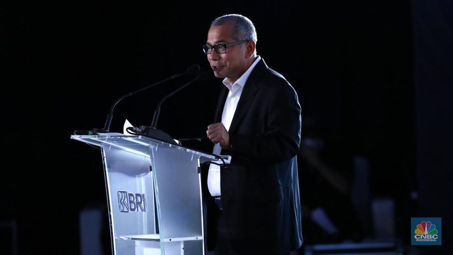 Direktur Utama PT. Bank Rakyat Indonesia (Persero) Tbk Sunarso dalam acara BRI Microfinance Outlook 2023, dengan tema Financial Inclusion and ESG: The Road to Equitable and Economic Prosperity di Gedung BRI, Jakarta, Kamis (26/1/2023). (CNBC Indonesia/Muhammad Sabki)
