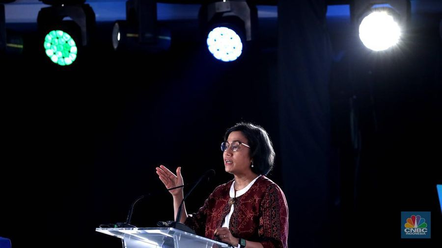 Menteri Keuangan Sri Mulyani dalam acara BRI Microfinance Outlook 2023, dengan tema Financial Inclusion and ESG: The Road to Equitable and Economic Prosperity di Gedung BRI, Jakarta, Kamis (26/1/2023). (CNBC Indonesia/Muhammad Sabki)