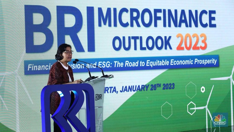 Direktur Utama PT. Bank Rakyat Indonesia (Persero) Tbk Sunarso dalam acara BRI Microfinance Outlook 2023, dengan tema Financial Inclusion and ESG: The Road to Equitable and Economic Prosperity di Gedung BRI, Jakarta, Kamis (26/1/2023). (CNBC Indonesia/Muhammad Sabki)