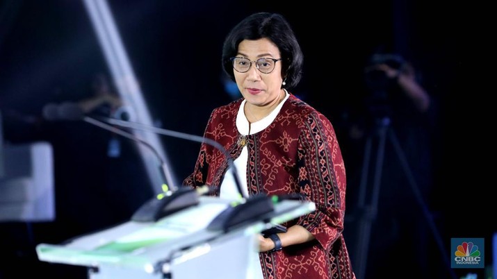 Menteri Keuangan Sri Mulyani dalam acara BRI Microfinance Outlook 2023, dengan tema Financial Inclusion and ESG: The Road to Equitable and Economic Prosperity di Gedung BRI, Jakarta, Kamis (26/1/2023). Menteri Keuangan Sri Mulyani dalam acara BRI Microfinance Outlook 2023, dengan tema Financial Inclusion and ESG: The Road to Equitable and Economic Prosperity di Gedung BRI, Jakarta, Kamis (26/1/2023). (CNBC Indonesia/Muhammad Sabki)