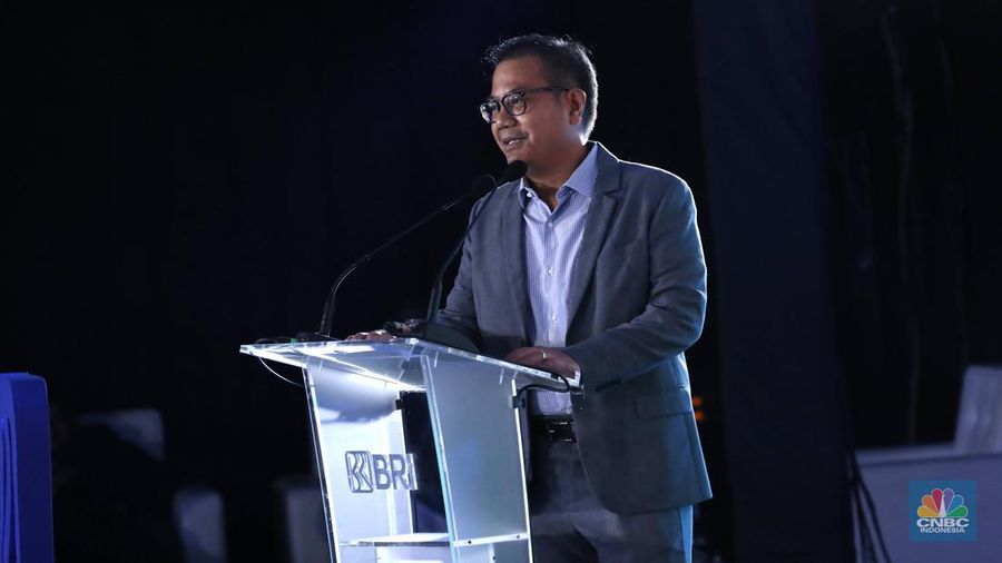 Direktur Utama PT. Bank Rakyat Indonesia (Persero) Tbk Sunarso dalam acara BRI Microfinance Outlook 2023, dengan tema Financial Inclusion and ESG: The Road to Equitable and Economic Prosperity di Gedung BRI, Jakarta, Kamis (26/1/2023). (CNBC Indonesia/Muhammad Sabki)