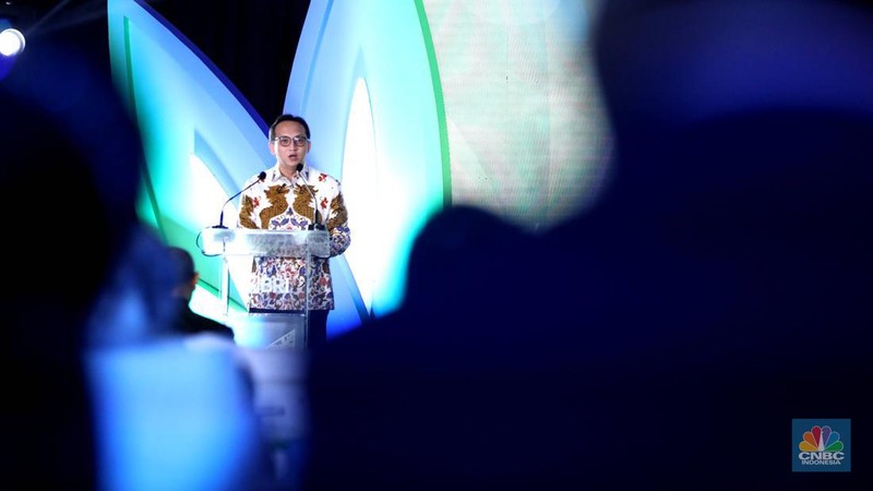 Direktur Utama PT. Bank Rakyat Indonesia (Persero) Tbk Sunarso dalam acara BRI Microfinance Outlook 2023, dengan tema Financial Inclusion and ESG: The Road to Equitable and Economic Prosperity di Gedung BRI, Jakarta, Kamis (26/1/2023). (CNBC Indonesia/Muhammad Sabki)