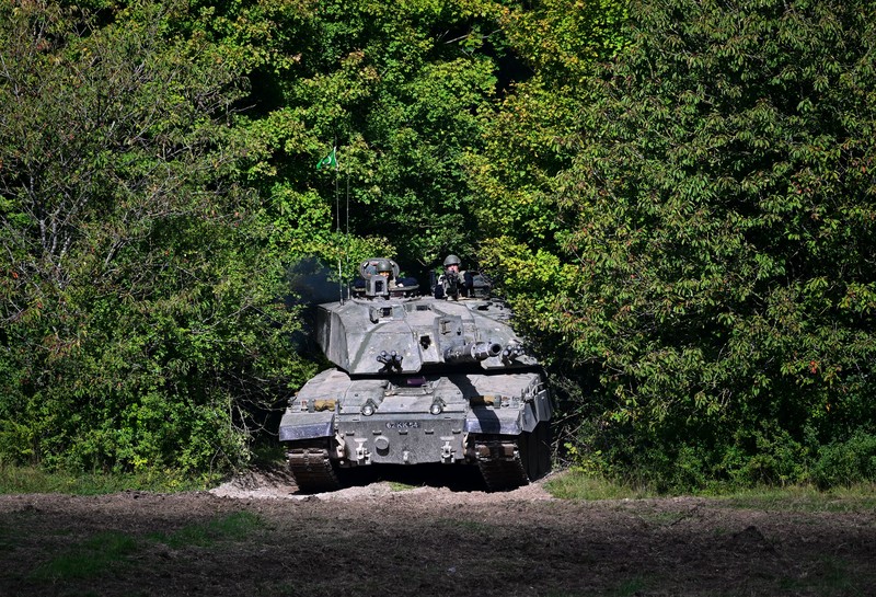 Tank Challenger 2 Inggris. (Getty Images/Finnbarr Webster) Tank Challenger 2 Inggris. (Getty Images/Finnbarr Webster)