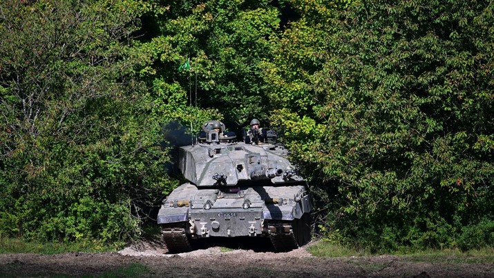 Tank Challenger 2 Inggris. (Getty Images/Finnbarr Webster)
