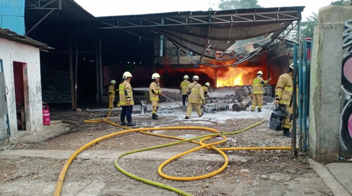 Kebakaran Toko Agen LPG (Ist)