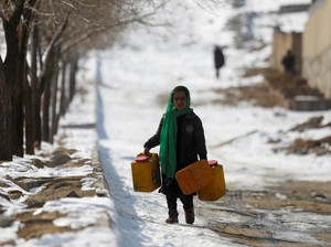 Salju Longsor Tewaskan 6 Orang di Afghanistan, Puluhan Lainnya Terjebak
