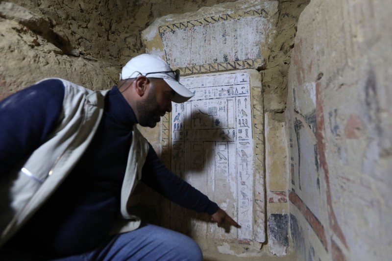 1459632878 CAIRO, EGYPT- JANUARY 26: Egyptian archaeological workers excavating the site of the Step Pyramid of Djoser in Saqqara during the announcement of new discoveries at the Director Bridge in Saqqara, on January 26, 2023 in Giza, Egypt. (Photo by Fadel Dawod/Getty Images)