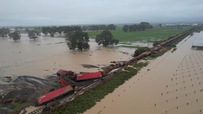 A general view shows a train derailed in Te Puke, New Zealand January 29, 2023 in this still image obtained from a social media video. David Holwerda/via REUTERS  THIS IMAGE HAS BEEN SUPPLIED BY A THIRD PARTY. MANDATORY CREDIT. NO RESALES. NO ARCHIVES.