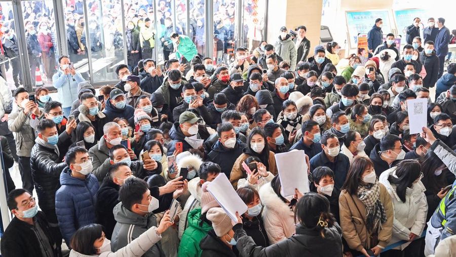 QINGZHOU, CHINA - JANUARY 29, 2023 - Job seekers learn about employment at a job fair in Qingzhou, East China's Shandong province, Jan. 29, 2023. (Photo credit should read CFOTO/Future Publishing via Getty Images)