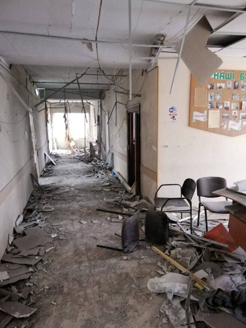 UKRAINE-CRISIS/KHERSON A view of a damaged building after an attack, amid Russia's invasion of Ukraine, in Kherson, Ukraine January 29, 2023. REUTERS/Nacho Doce