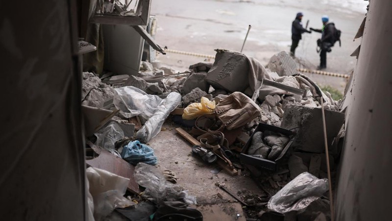 A view of a damaged building after an attack, amid Russia's invasion of Ukraine, in Kherson, Ukraine January 29, 2023. REUTERS/Nacho Doce