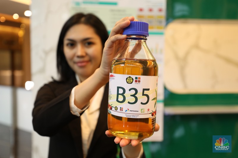 Bahan Bakar B35. Bahan Bakar B35. (CNBC Indonesia/Tri Susilo)