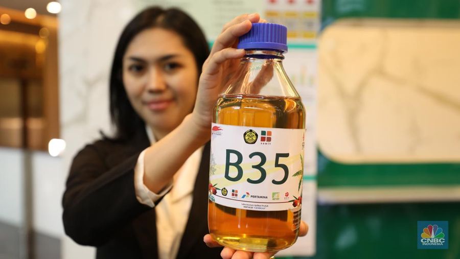 Bahan Bakar B35. (²©²ÊÍøÕ¾/Tri Susilo)