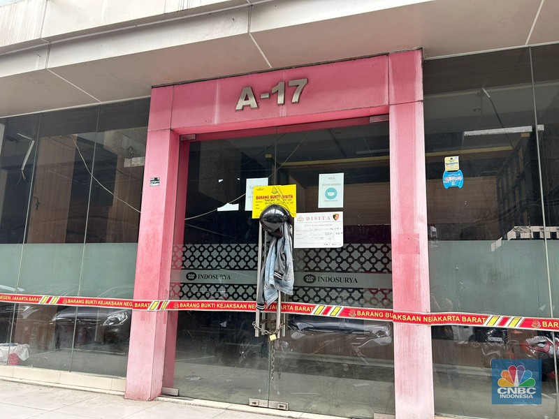 Kantor Pusat Indosurya di Segel. Kantor Pusat Indosurya di Segel. (CNBC Indonesia/Zefanya Aprilia)