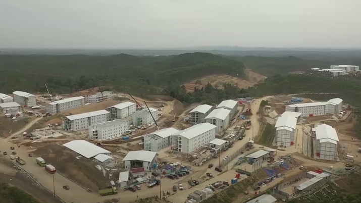 Pemerintah melalui Kementerian Pekerjaan Umum dan Perumahan Rakyat (PUPR) telah memulai pembangunan Ibu Kota Negara (IKN) Nusantara. Hingga awal tahun 2023, progres pembangunan telah mencapai 12 persen. Pemerintah melalui Kementerian Pekerjaan Umum dan Perumahan Rakyat (PUPR) telah memulai pembangunan Ibu Kota Negara (IKN) Nusantara. Hingga awal tahun 2023, progres pembangunan telah mencapai 12 persen. (Tangkapan Layar Youtube Sekretariat Kabinet RI)