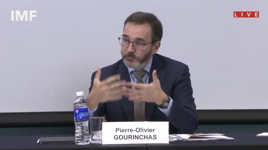 Pierre-Olivier Gourinchas Kepala Ekonom & Direktur, Departemen Riset saat berbicara dalam Pembaruan Outlook Ekonomi Dunia di Singapura. (Tangkapan Layar Youtube IMF)