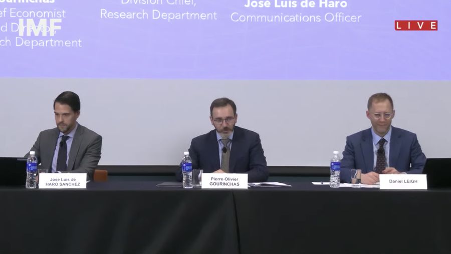 Pierre-Olivier Gourinchas Kepala Ekonom & Direktur, Departemen Riset saat berbicara dalam Pembaruan Outlook Ekonomi Dunia di Singapura. (Tangkapan Layar Youtube IMF)