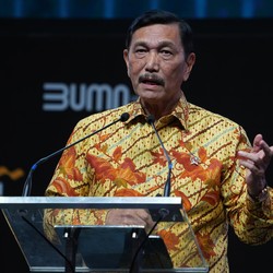 Di Luar Dugaan Tesla Bikin Kantor di Malaysia, Ini Kata Luhut