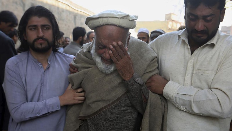 Pemandangan kerusakan akibat bom bunuh diri pada Senin di sebuah masjid di Peshawar, Pakistan, Selasa, 31 Januari 2023. Korban tewas akibat bom bunuh diri di sebuah masjid di dalam markas polisi di kota Peshawar di barat laut Pakistan telah meningkat menjadi 100 orang, dengan polisi mengumumkan selesainya operasi penyelamatan yang intens. (Hussain Ali/Anadolu Agency via Getty Images)