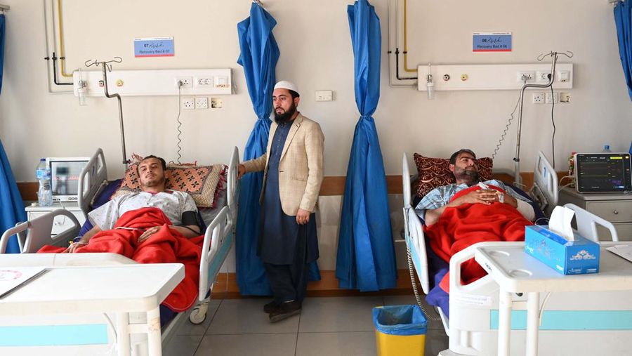 Pemandangan kerusakan akibat bom bunuh diri pada Senin di sebuah masjid di Peshawar, Pakistan, Selasa, 31 Januari 2023. Korban tewas akibat bom bunuh diri di sebuah masjid di dalam markas polisi di kota Peshawar di barat laut Pakistan telah meningkat menjadi 100 orang, dengan polisi mengumumkan selesainya operasi penyelamatan yang intens. (Hussain Ali/Anadolu Agency via Getty Images)