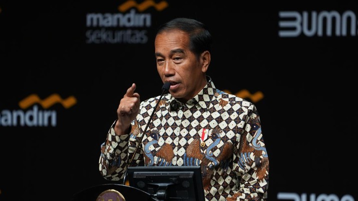 Presiden RI Joko Widodo (Jokowi) di acara Mandiri Investment Forum 2023, Rabu 1/2/2023. (Bloomberg via Getty Images/Dimas Ardian/Bloomberg via Getty Images)