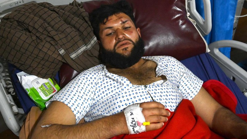 Pemandangan kerusakan akibat bom bunuh diri pada Senin di sebuah masjid di Peshawar, Pakistan, Selasa, 31 Januari 2023. Korban tewas akibat bom bunuh diri di sebuah masjid di dalam markas polisi di kota Peshawar di barat laut Pakistan telah meningkat menjadi 100 orang, dengan polisi mengumumkan selesainya operasi penyelamatan yang intens. (Hussain Ali/Anadolu Agency via Getty Images)
