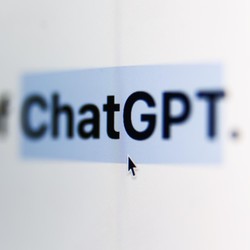 ChatGPT Dikabarkan Mau Tendang Asisten Google dari HP Android