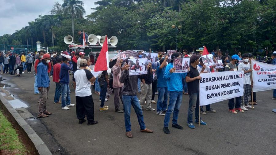 Aksi Indosurya. (CNBC Indonesia/Arrijal Rachman)