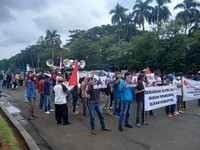 Korban Indosurya Unjuk Rasa di Patung Kuda, Ini 3 Tuntutannya
