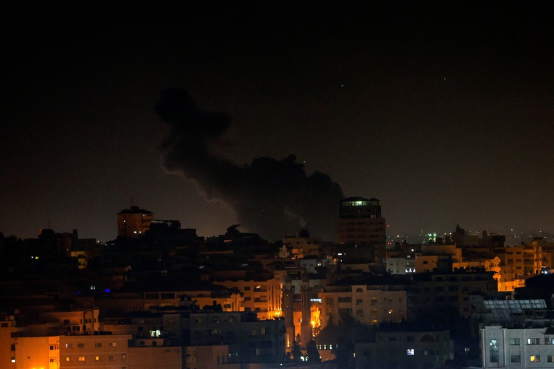 Asap dan api mengepul di sekitar wilayah milik kelompok perlawanan Palestina, akibat serangan udara Israel atas Kota Gaza, Gaza pada 2 Februari 2023. Asap dan api mengepul di sekitar wilayah milik kelompok perlawanan Palestina, akibat serangan udara Israel atas Kota Gaza, Gaza pada 2 Februari 2023. (Ali Jadallah/Anadolu Agency via Getty Images)