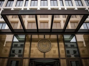 Abaikan Seruan Trump, The Fed Kembali Tahan Suku Bunga