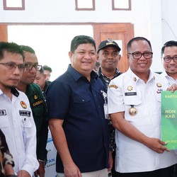 BPJS Ketenagakerjaan Beri Penghargaan ke Pemkab Muna Barat