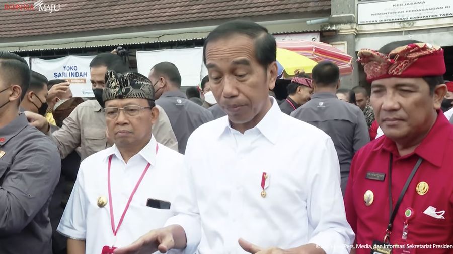 Keterangan Pers Presiden Jokowi Saat Kunjungi Pasar Baturiti, Tabanan, 2 Februari 2023. (Tangkapan Layar Youtube)