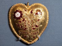 Kalung Berusia 500 Tahun Milik Raja Henry VIII Ditemukan