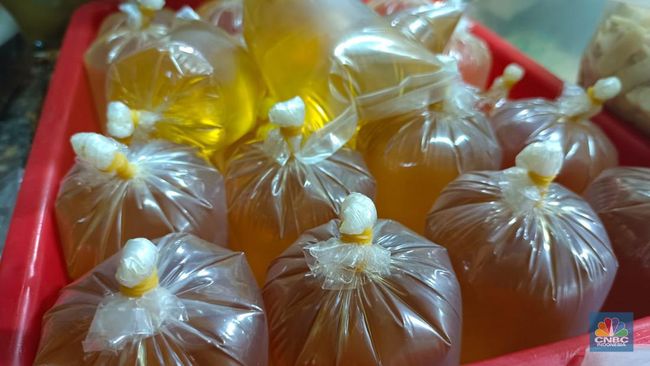 Aneh! Warga Balik Konsumsi Minyak Curah Dibanding Minyakita, Kenapa?