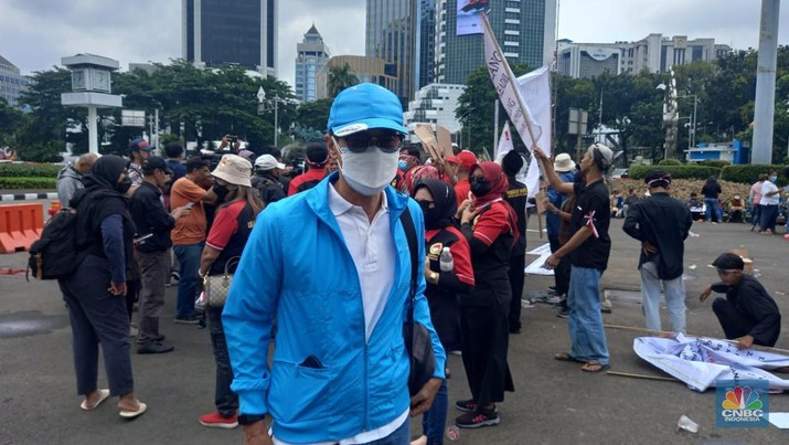 Nasabah Indosurya Patrick ikut serta dalam aksi. (CNBC Indonesia/Arrijal Rachman) Nasabah Indosurya Patrick ikut serta dalam aksi. (CNBC Indonesia/Arrijal Rachman)