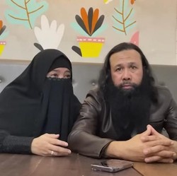 Profil Suami Peggy Melati Sukma, Juragan Ternak Selandia Baru