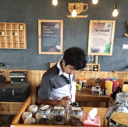 Kenapa Banyak Warkop di Jakarta Dimiliki Warga Kuningan Jawa Barat?
