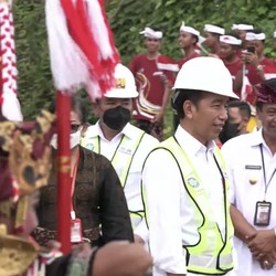 8 Tahun Berkuasa, Jokowi Belanja Rp2.778 T Buat Tol & Bandara