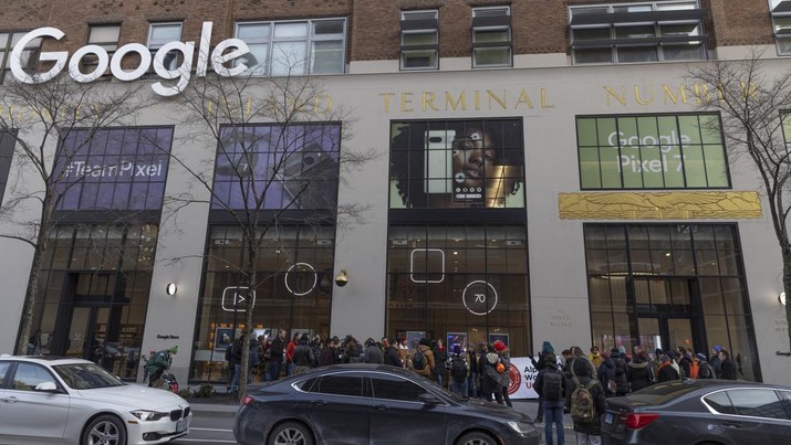 Demonstran selama unjuk rasa Serikat Pekerja Alfabet di New York, AS, pada Kamis, 2 Februari 2023. Protes terkait dengan PHK Google baru-baru ini yang menyebabkan 12.000 karyawan kehilangan pekerjaan. Demonstran selama unjuk rasa Serikat Pekerja Alfabet di New York, AS, pada Kamis, 2 Februari 2023. Protes terkait dengan PHK Google baru-baru ini yang menyebabkan 12.000 karyawan kehilangan pekerjaan. (Victor J. Blue/Bloomberg via Getty Images)