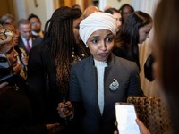Geger Politisi Muslim AS Ilhan Omar Serang Trump: Eksekusi Pedofil!