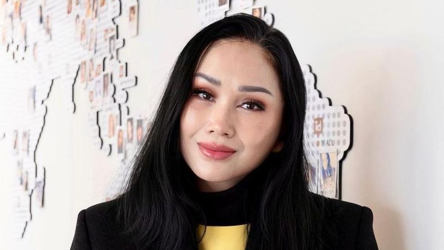 Penyanyi diva Indonesia Titi DJ baru-baru ini membagikan pengalamannya melakukan operasi anti aging atau anti penuaan di Gangnam, Korea Selatan pada 6 Januari lalu. (Tangkapan layar instagram @ti2dj)